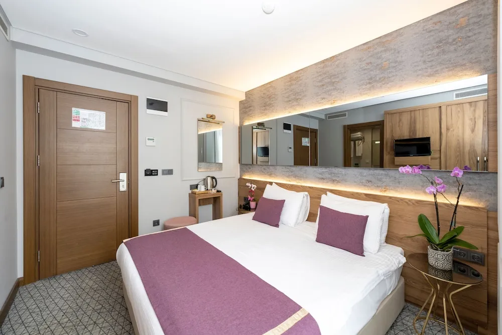 Economy Tek Büyük veya İki Ayrı Yataklı Oda