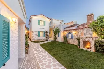Monza House Otel