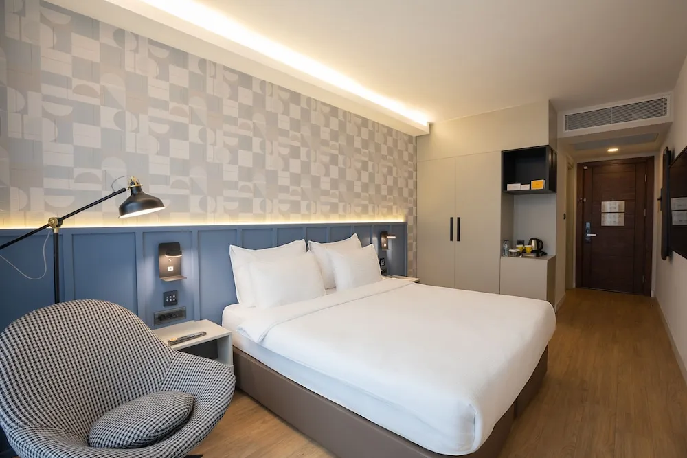 Deluxe King Porsuk River View Room