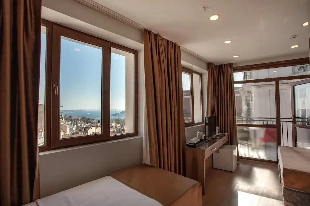 Süit, Balkon, Deniz Manzaralı