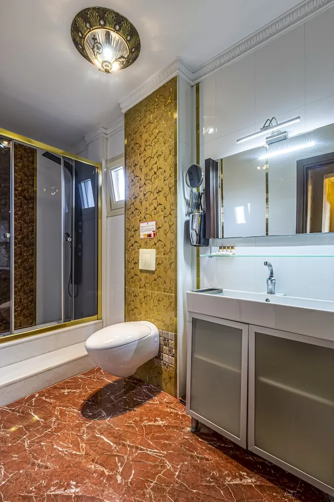 Deluxe Family Suite with Sea View