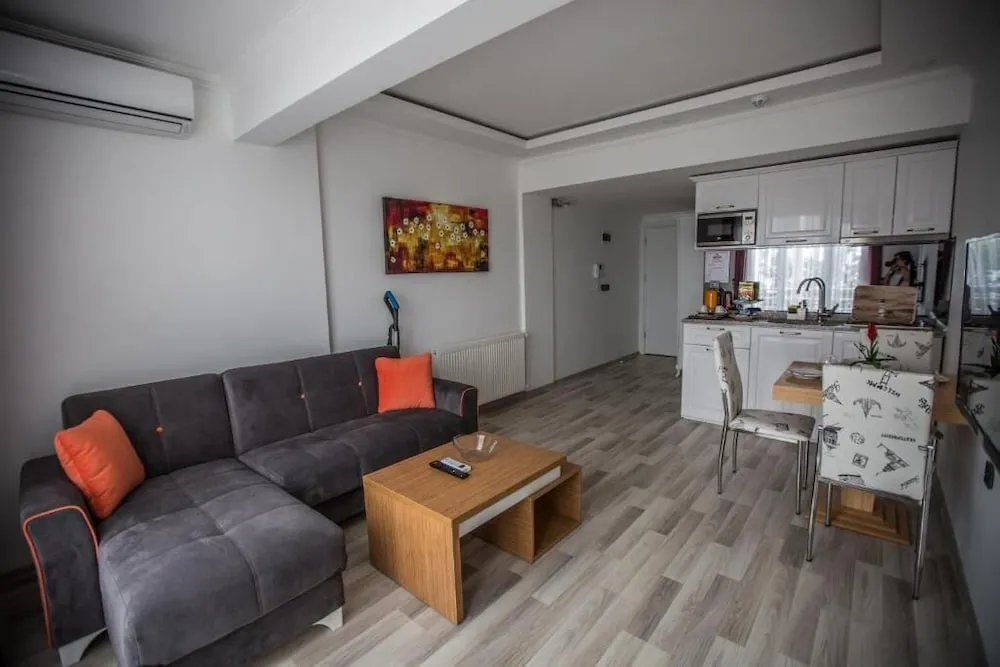 Junior Stüdyo Süit