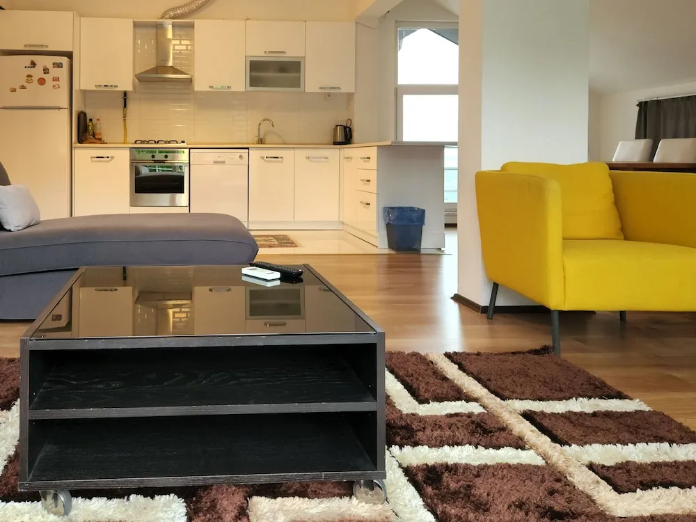 Apart Daire, 3 Yatak Odası, Göl Manzaralı, Dağ Yamacı