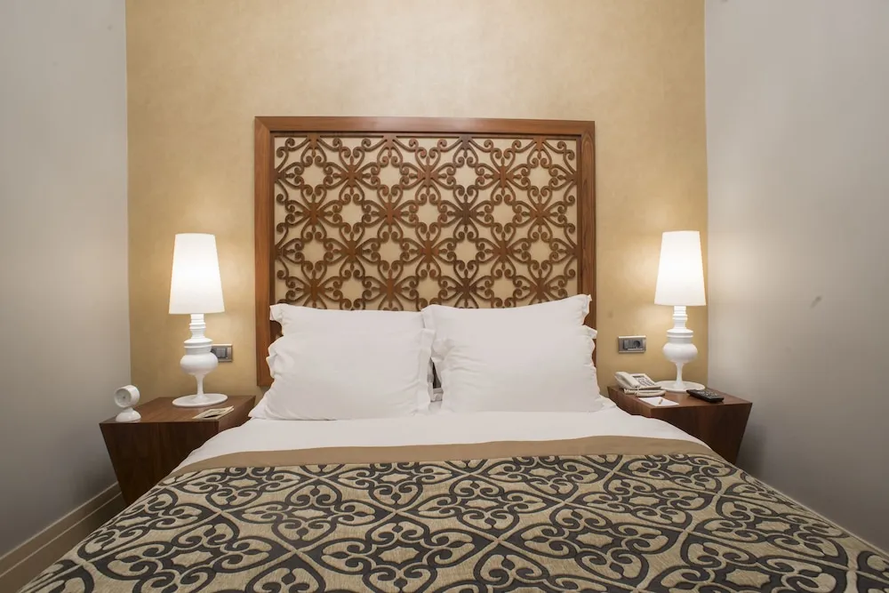 Comfort Oda, 1 Büyük (Queen) Boy Yatak ve Çekyat, Sigara İçilmez