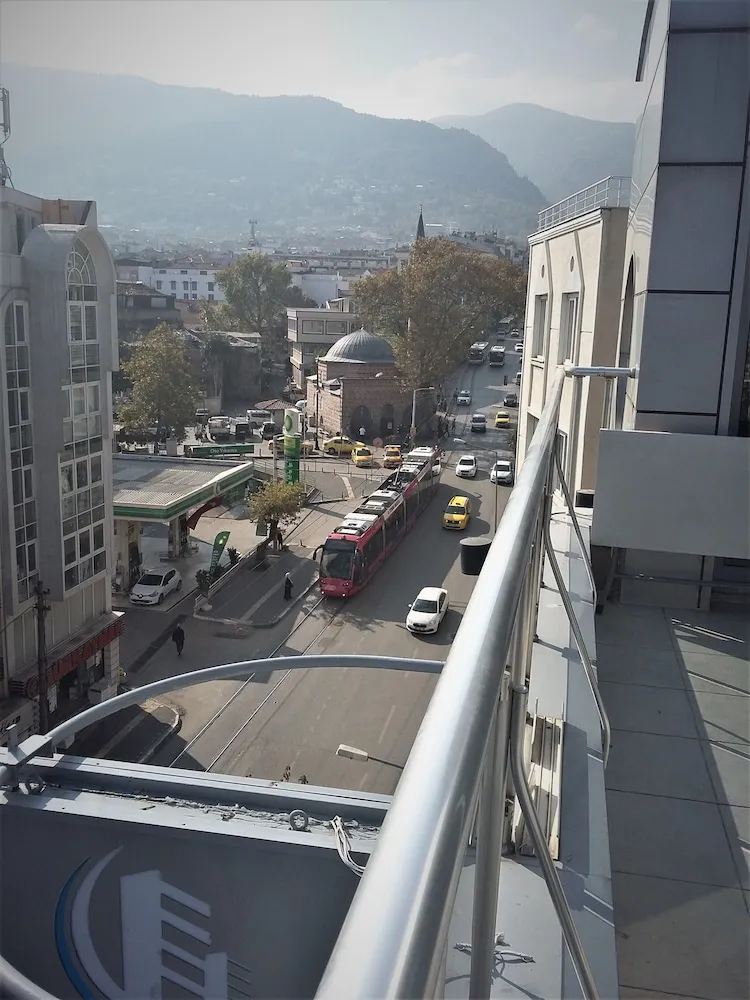 Konaklama yerinden şehir manzarası