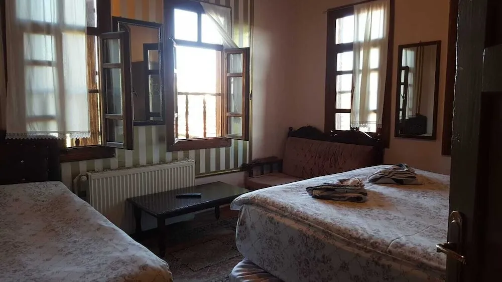 Deluxe Tek Büyük veya İki Ayrı Yataklı Oda