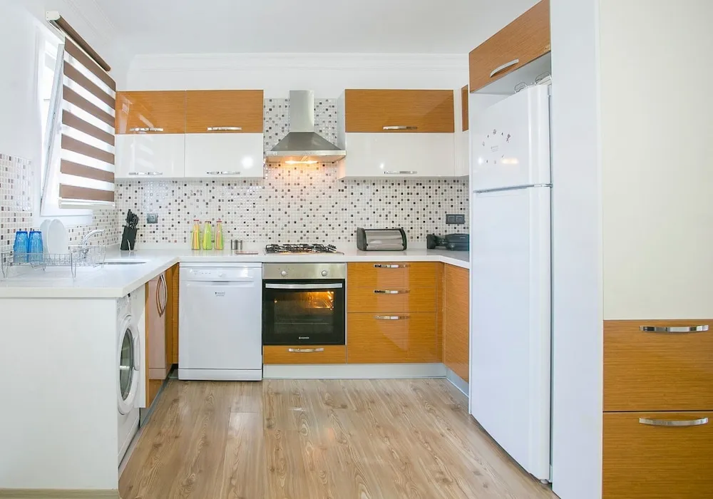 Apart Daire, Havuz Kenarı