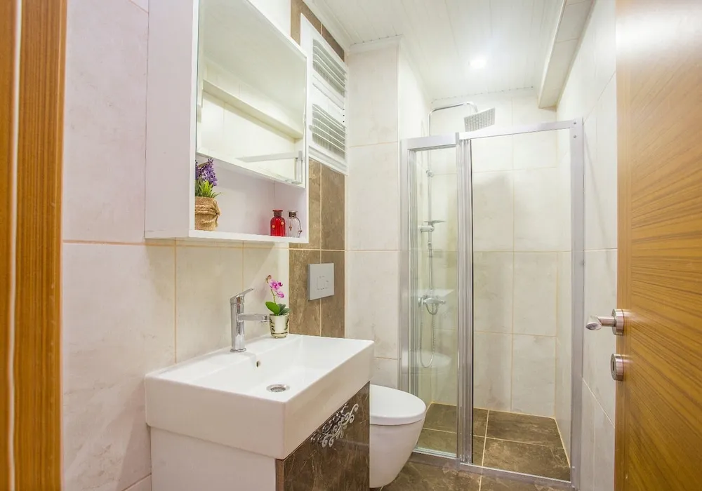 Apart Daire, Havuz Kenarı