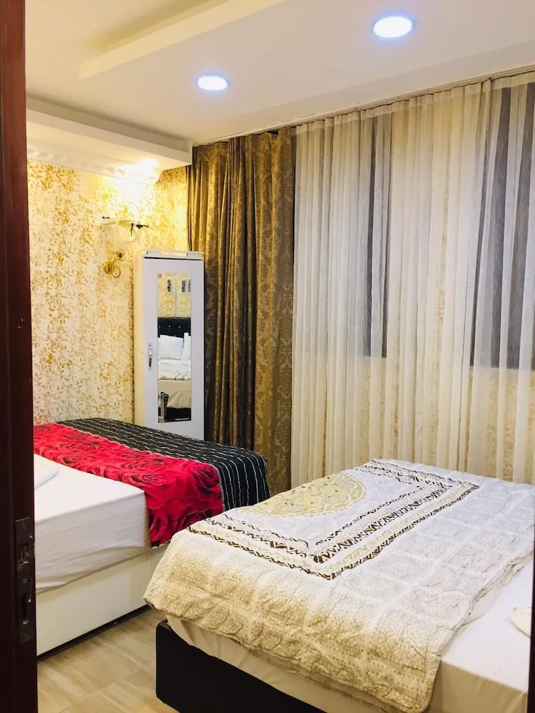 Deluxe Apart Daire, Zemin Kat