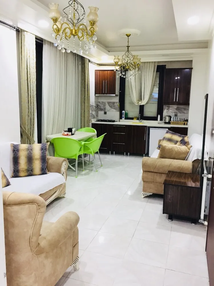 Apart Daire, Bahçe Manzaralı