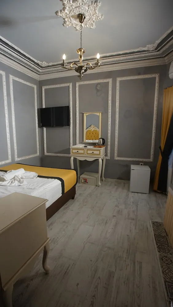 Tek Büyük Yataklı Oda