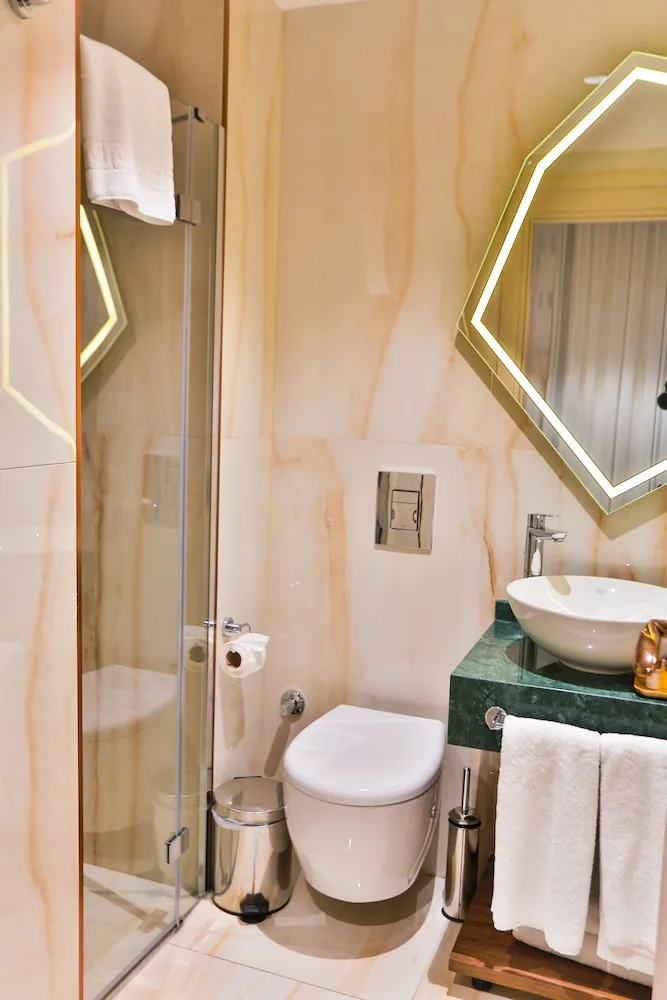 Deluxe Üç Kişilik Oda