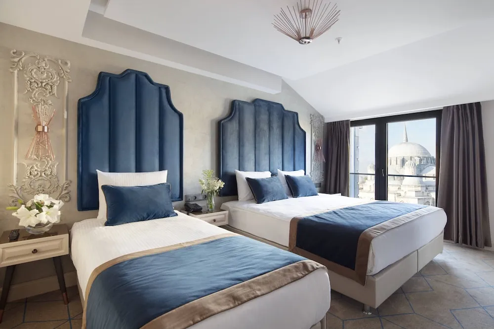 Deluxe Üç Kişilik Oda