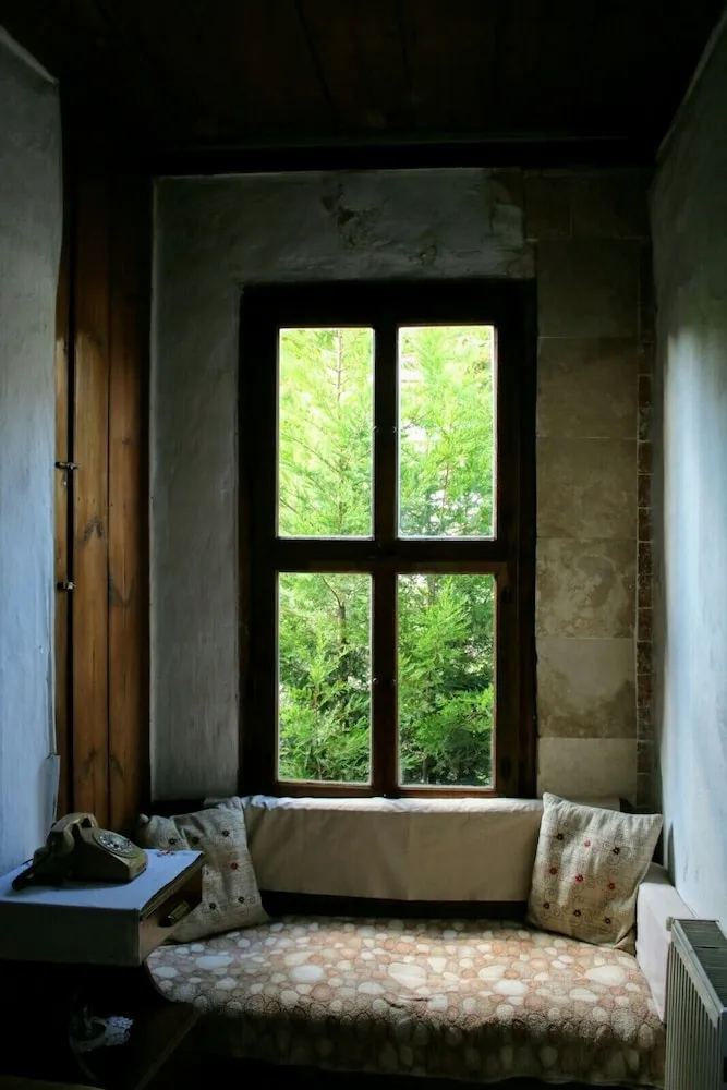 Tek Kişilik Oda, Ortak Banyo
