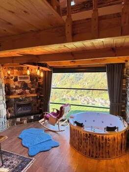 Moni Suit Bungalow