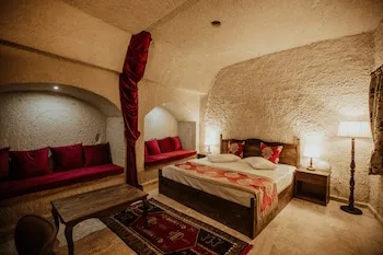 Kismet Cave Mansion