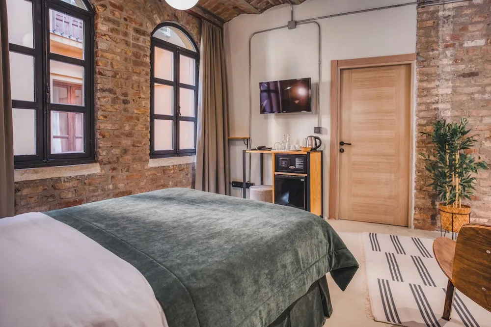 Family Dört Kişilik Oda, Sigara İçilmez