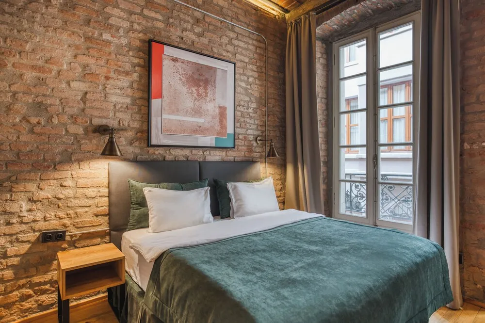 Junior Tek Büyük Yataklı Oda