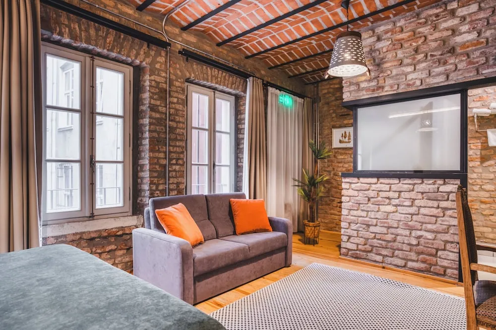 Junior Tek Büyük Yataklı Oda