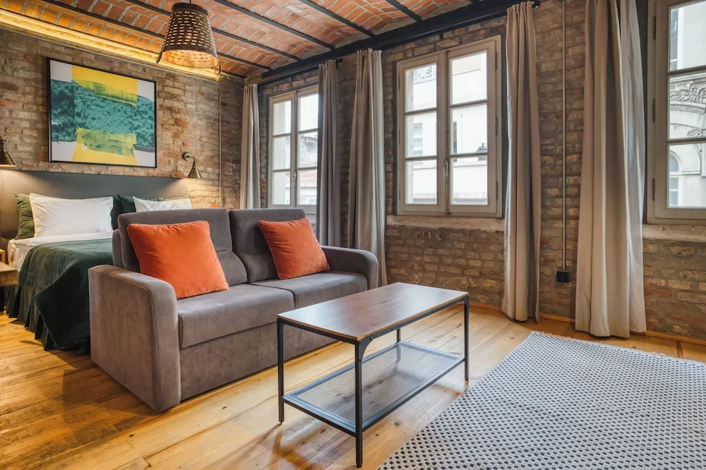 Junior Tek Büyük Yataklı Oda