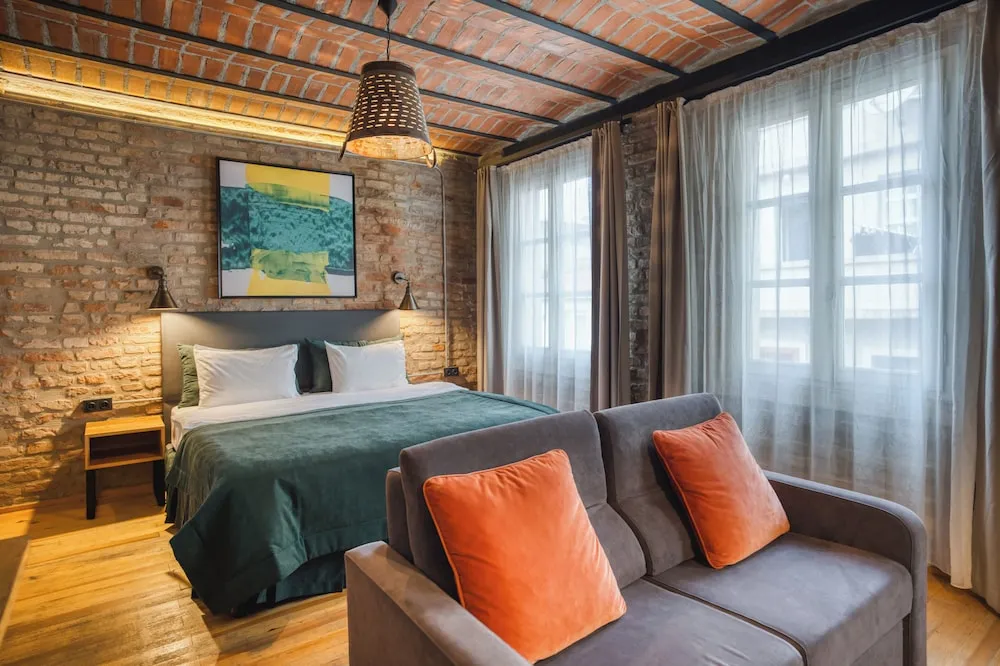 Junior Tek Büyük Yataklı Oda