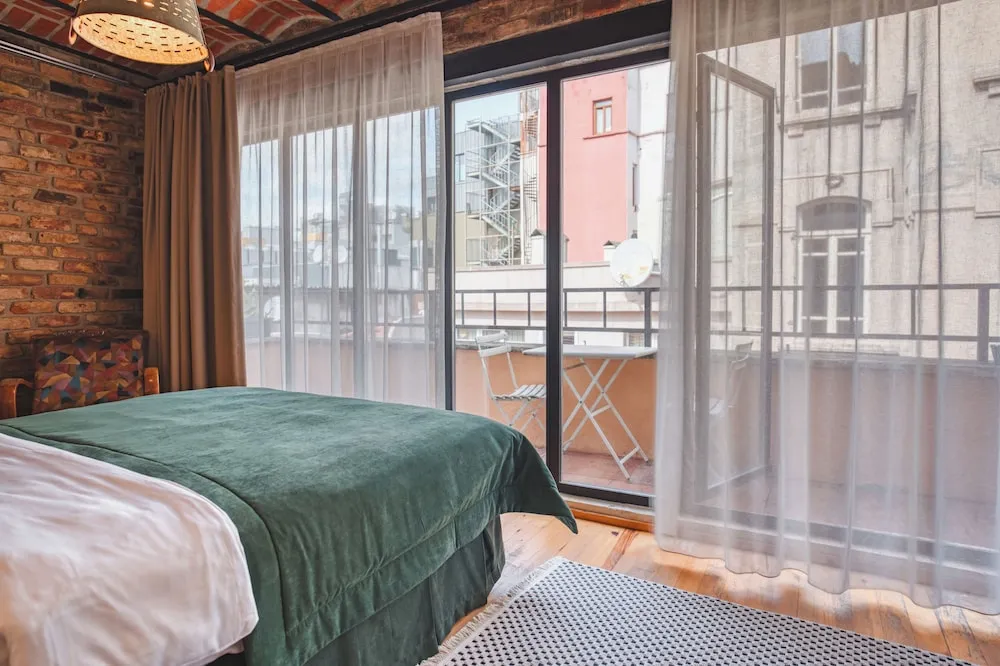 Junior Tek Büyük Yataklı Oda