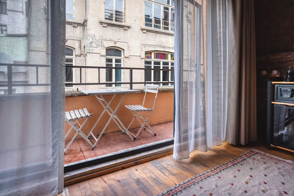 Junior Tek Büyük Yataklı Oda