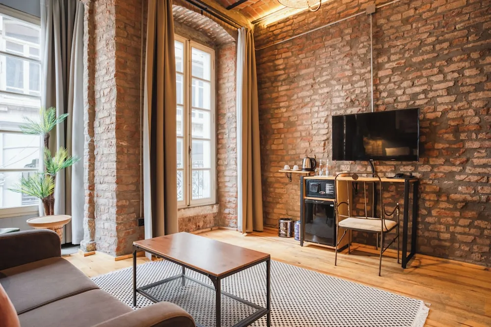 Junior Tek Büyük Yataklı Oda