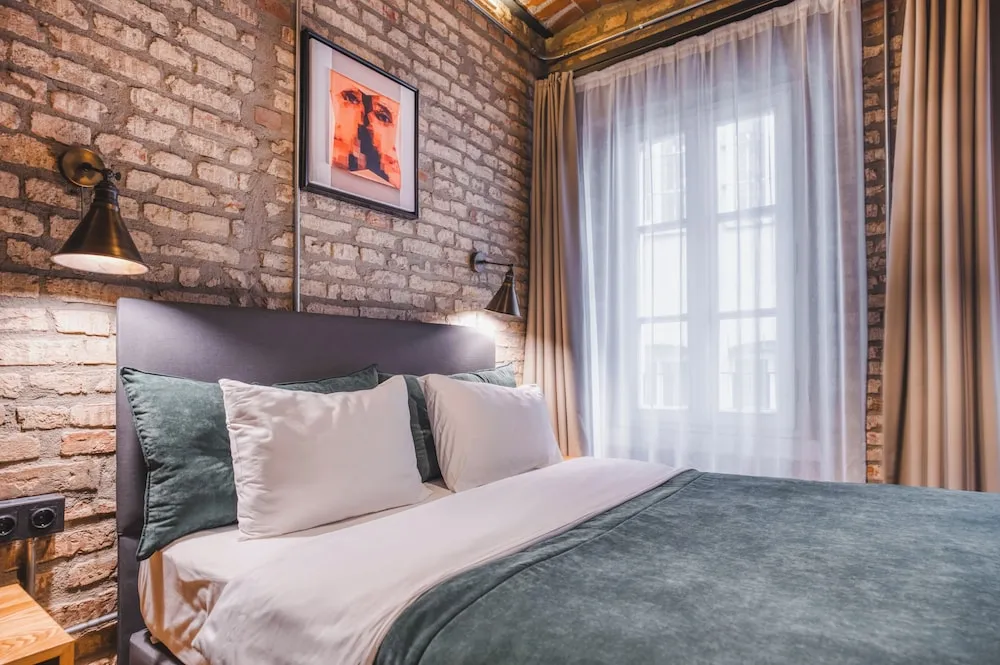 Junior Tek Büyük Yataklı Oda