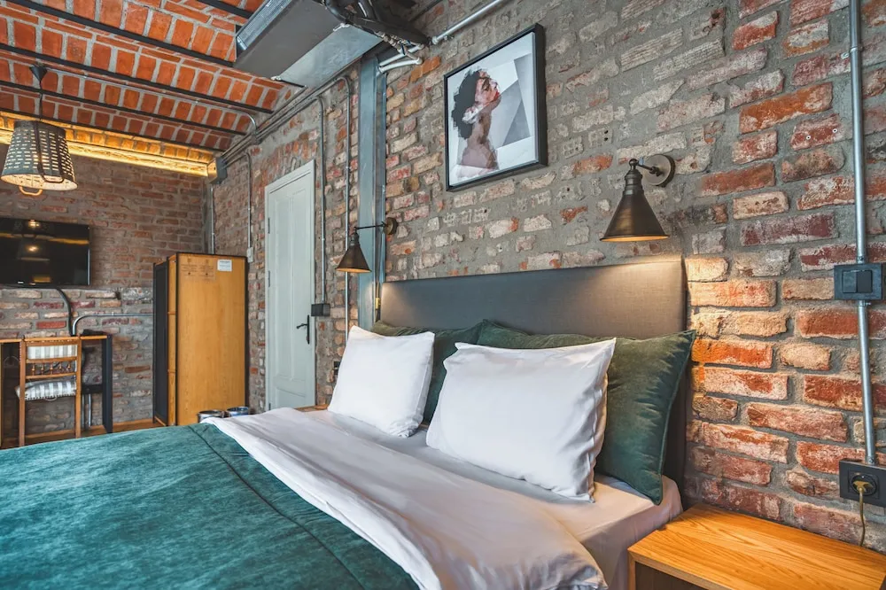 Junior Tek Büyük Yataklı Oda