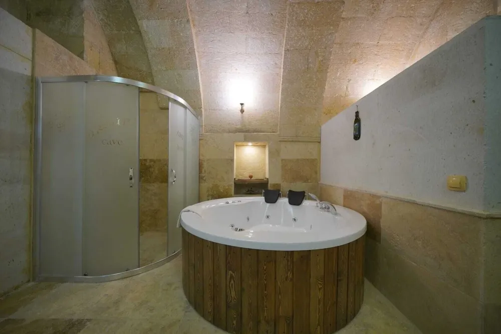Honeymoon Süit, 1 En Büyük (King) Boy Yatak, Engellilere Uygun, Üzüm Asması Manzaralı