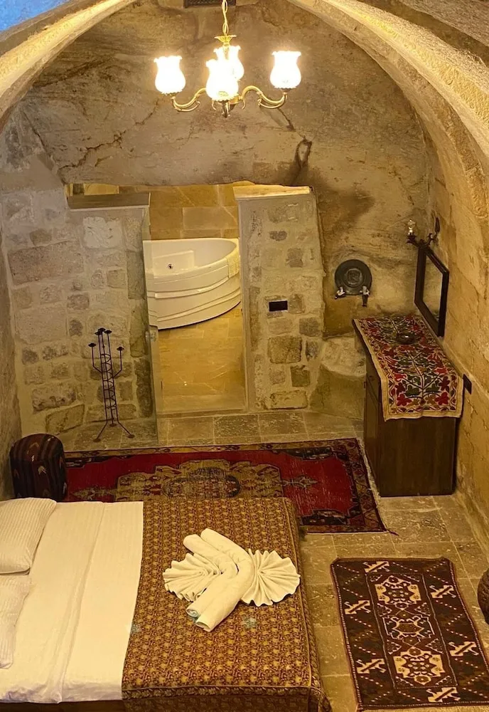 Luxury Tek Büyük Yataklı Oda, 1 Çift Kişilik Yatak, Sıcak Su Küveti