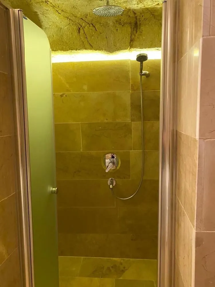 Luxury Tek Büyük Yataklı Oda, 1 Çift Kişilik Yatak, Sıcak Su Küveti