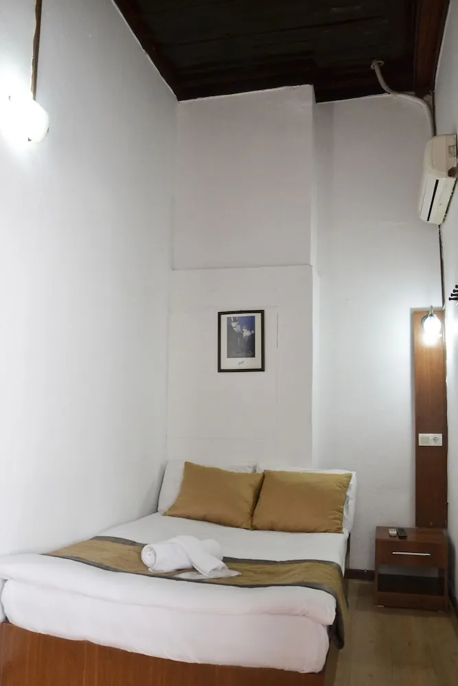 Second Floor Single Room Windowless