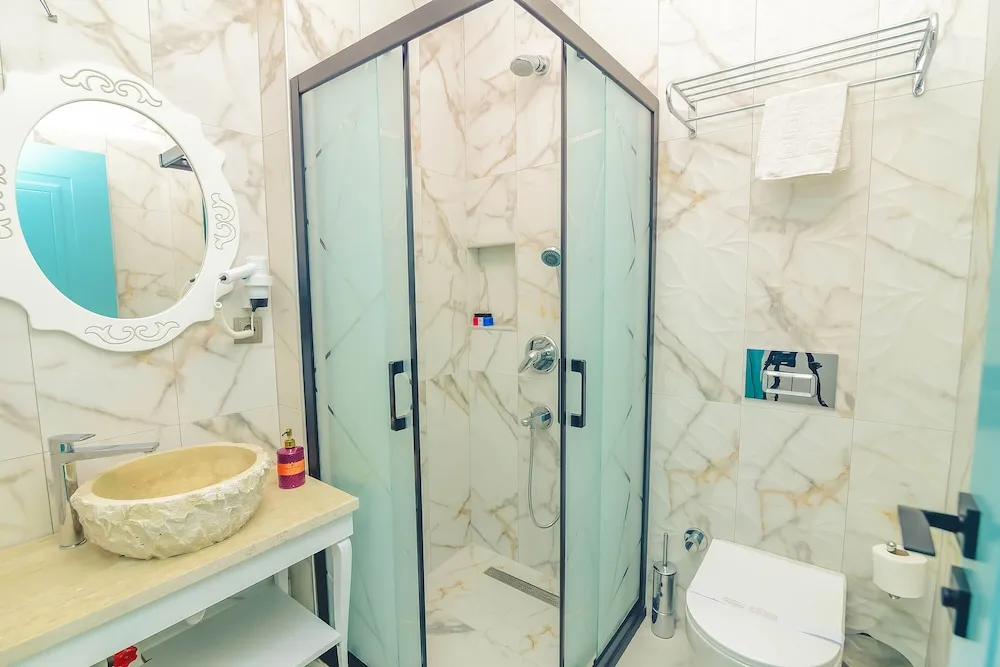 Comfort Tek Büyük Yataklı Oda