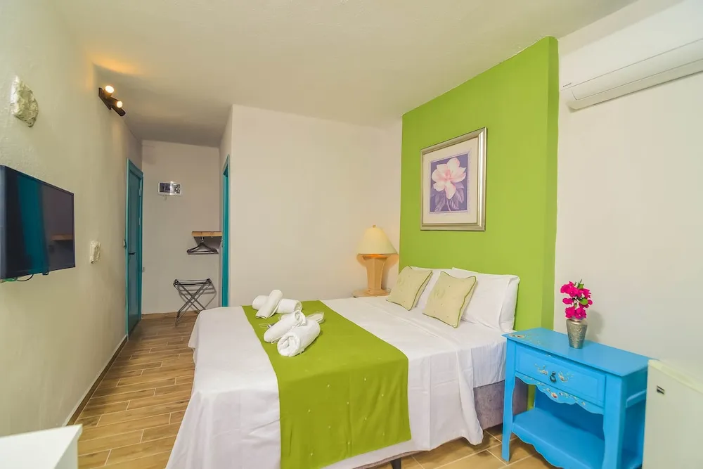 Comfort Tek Büyük Yataklı Oda