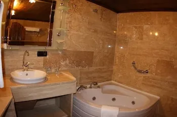 Cappa Villa Cave Hotel & Spa