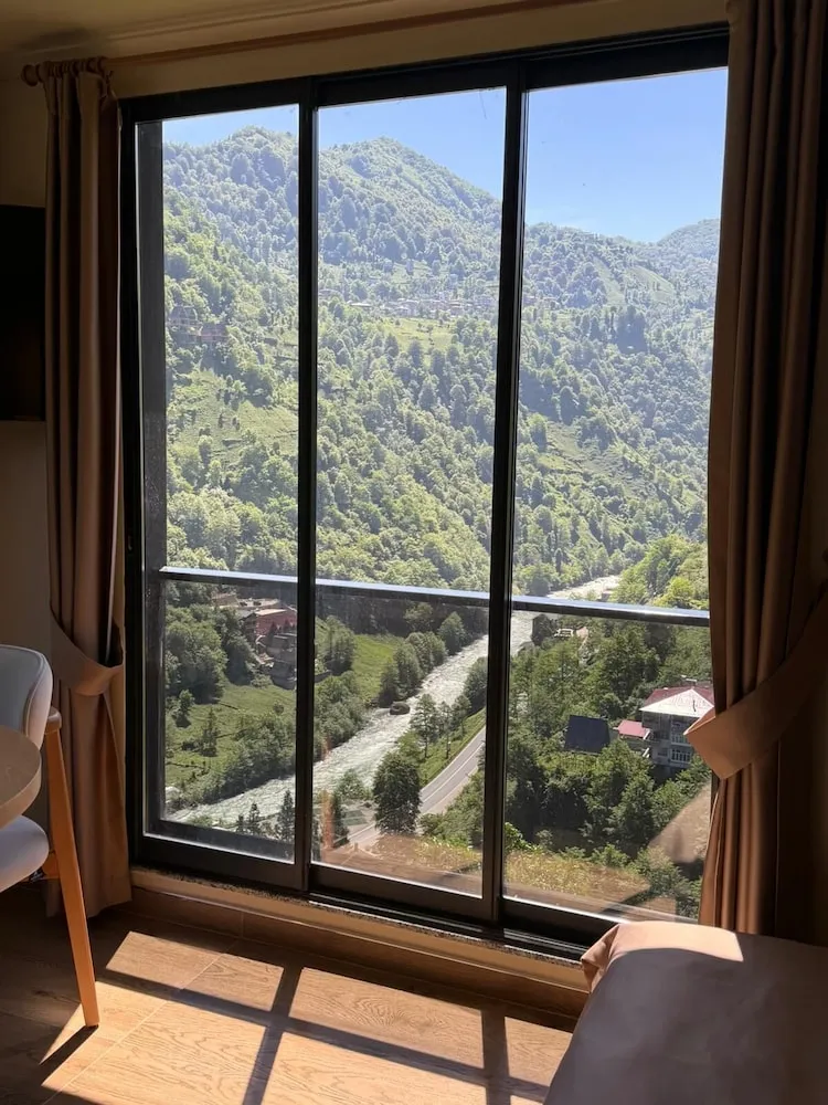 Deluxe Tek Büyük Yataklı Oda, 1 Yatak Odası, Göl Manzaralı