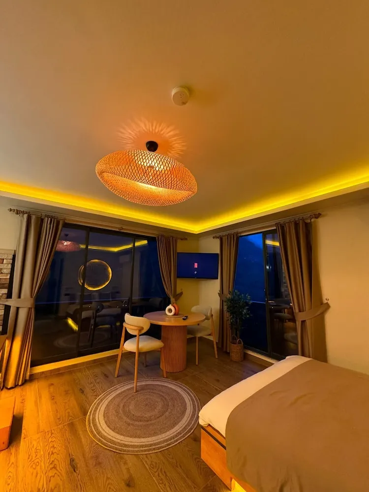 Deluxe Tek Büyük Yataklı Oda, 1 Yatak Odası, Göl Manzaralı