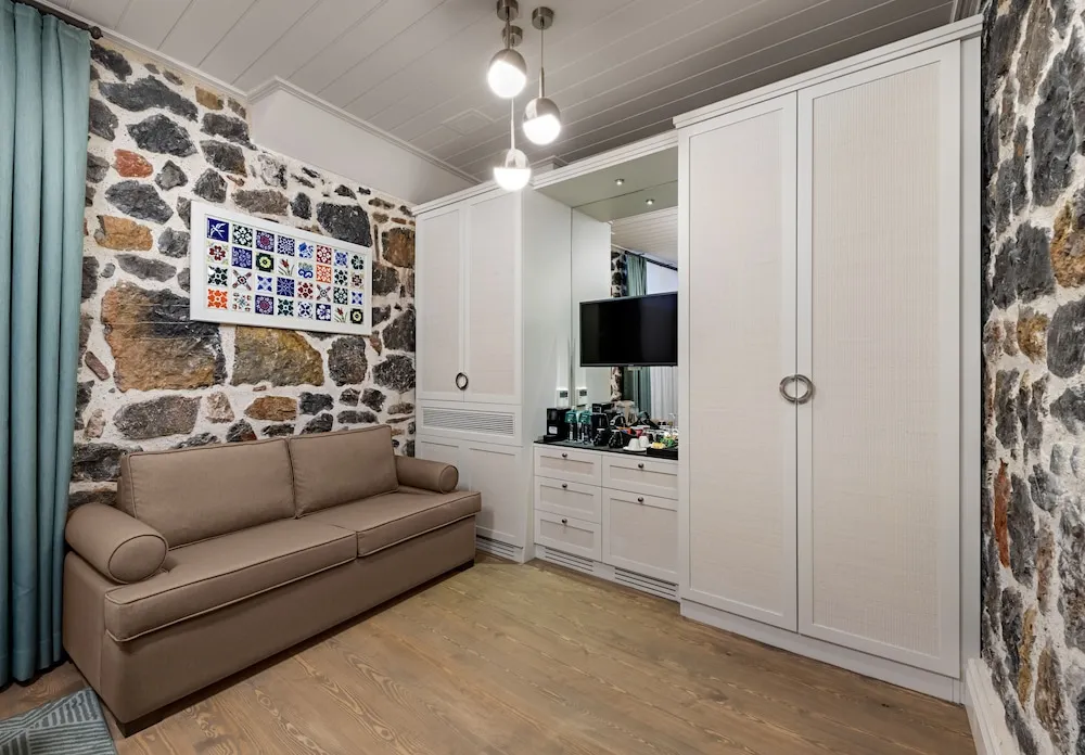 Superior Room, Basement Floor