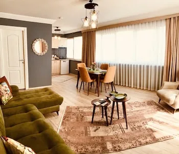 Sirena's Suites