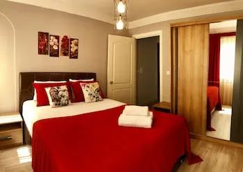 Sirena's Suites