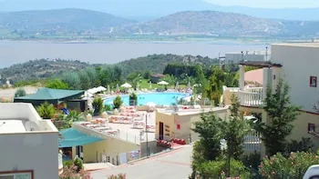 Lakeside Garden
