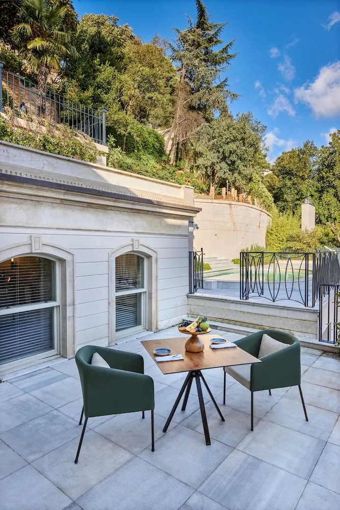Courtyard Suite with Terrace
