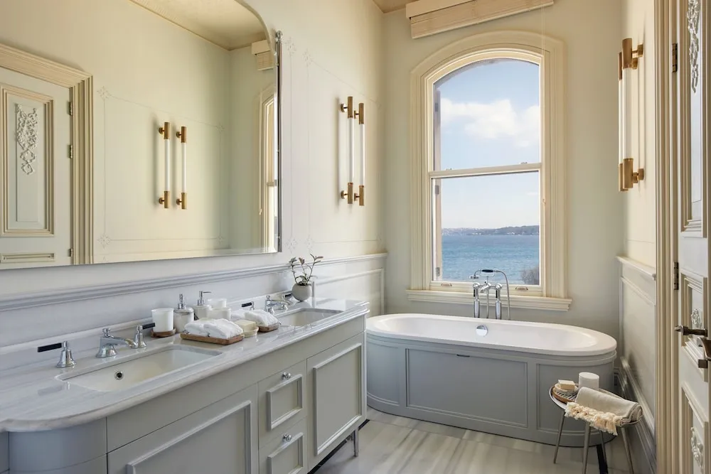 Bosphorus Junior Suite