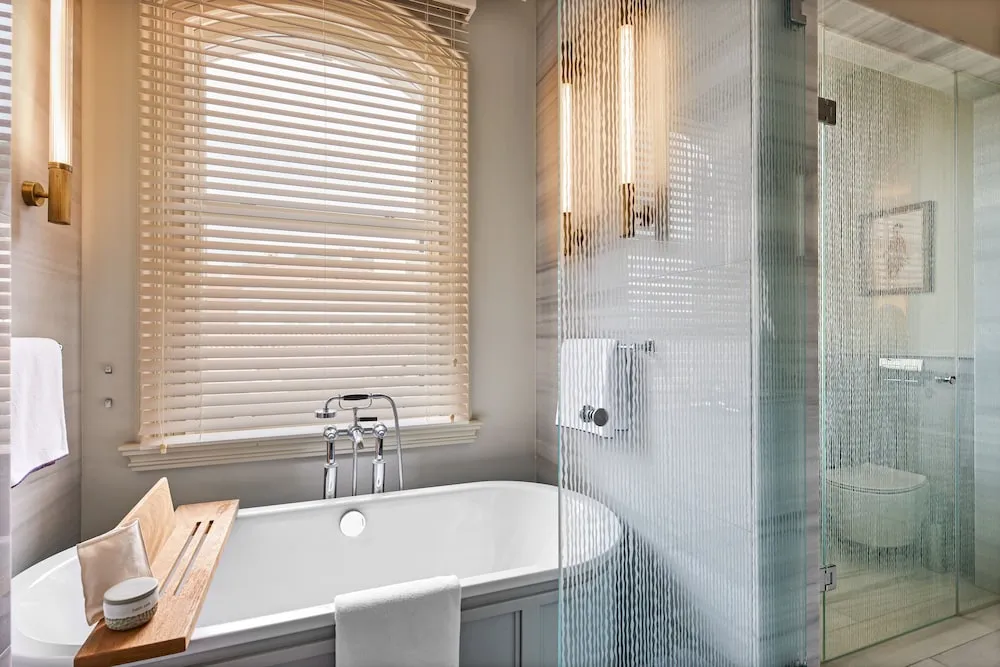 Courtyard Suite