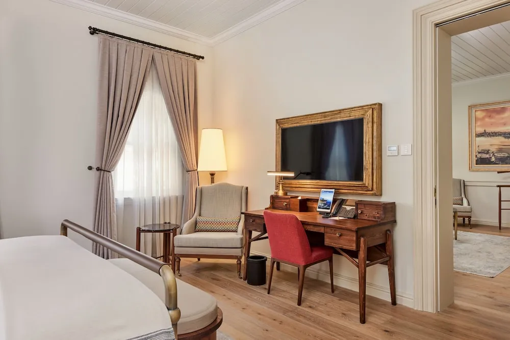 Courtyard Suite