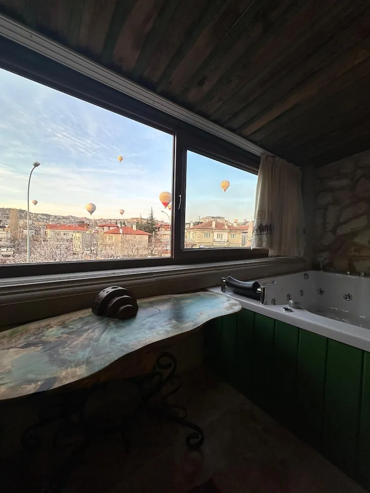 Luxury Tek Büyük Yataklı Oda, 1 En Büyük (King) Boy Yatak, Şehir Manzaralı