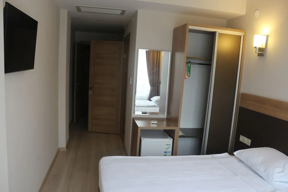 Economy Oda, Şehir Manzaralı