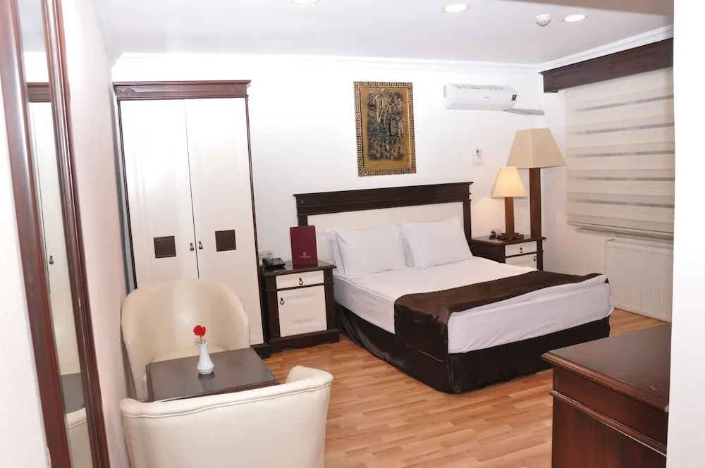 Standard Tek Büyük veya İki Ayrı Yataklı Oda